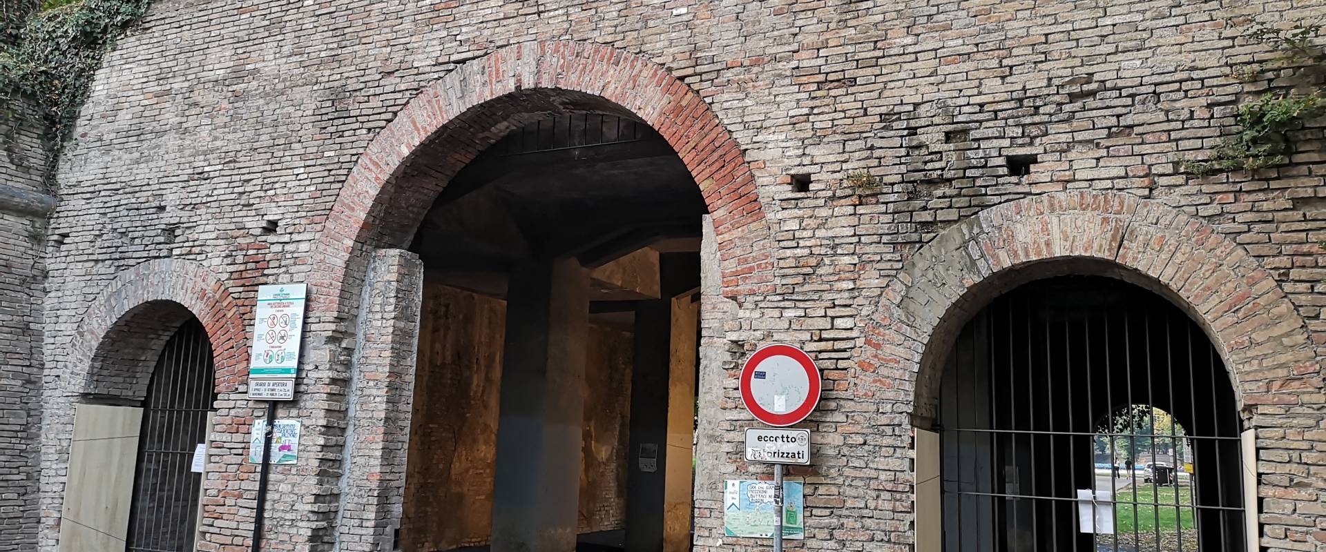 Cittadella a Parma, ingresso sud, 16-9-2019 foto di Fabrizio Marcheselli